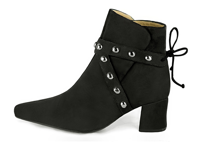 Matt black women's ankle boots with laces at the back. Square toe. Medium block heels. Profile view - Florence KOOIJMAN